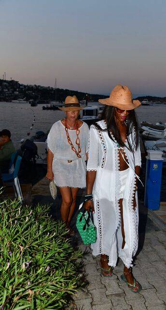 Naomi Campbell'dan Bodrum'da, 10 çift sandaletlik kaçış 7